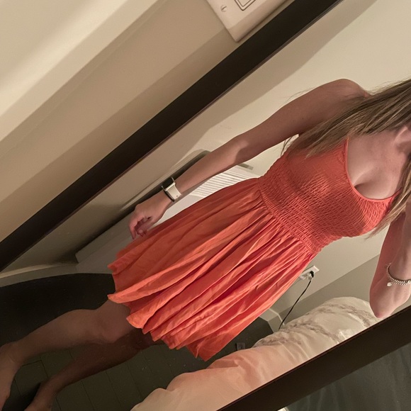 Wet Seal Dresses & Skirts - ♥️ 3/$15! Wet Seal dress small fits XS NWT mini ruchedtop flowy ready for summer